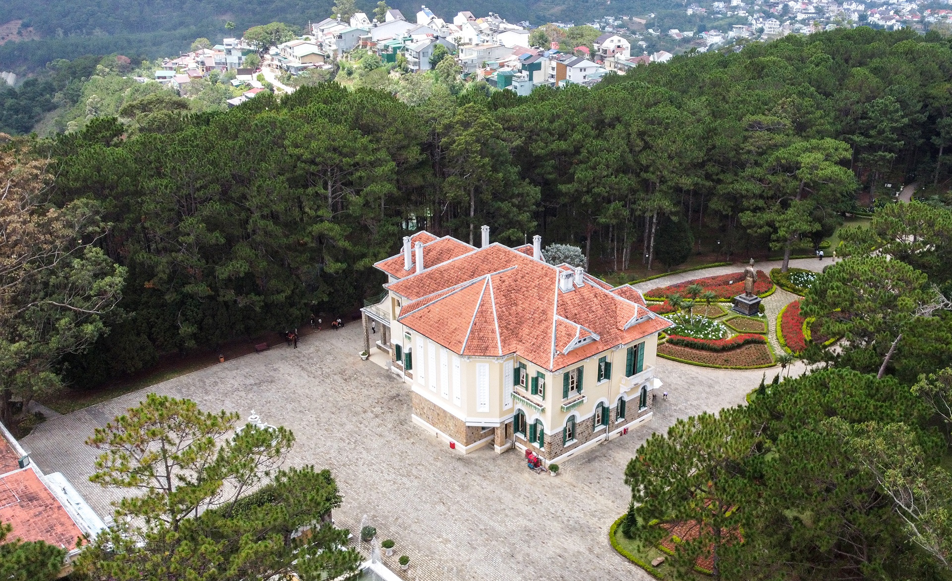 Hien trang Dinh I o Da Lat sap thu hoi hinh anh