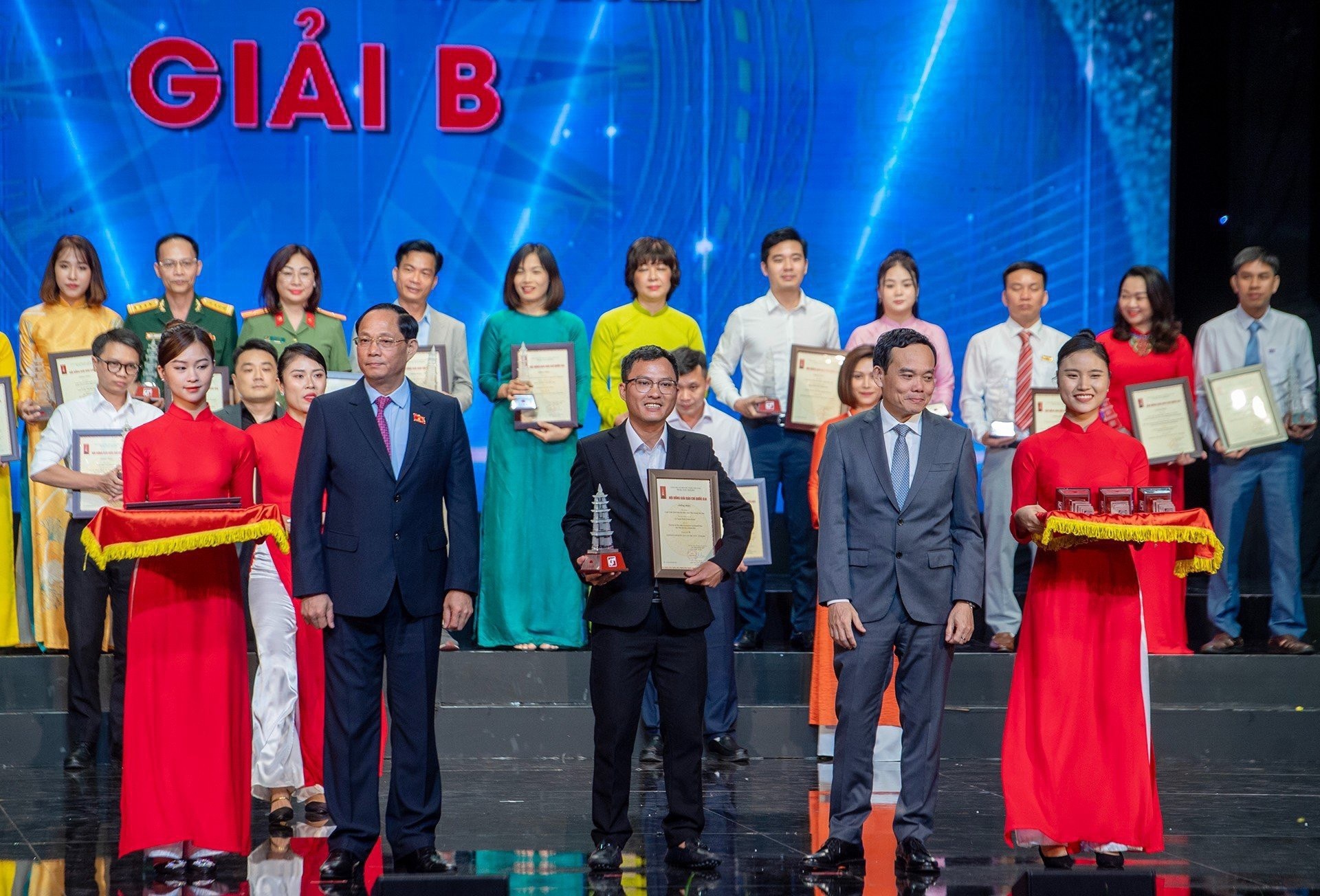 Tri thuc truc tuyen Zing News doat giai B Giai Bao chi Quoc gia hinh anh