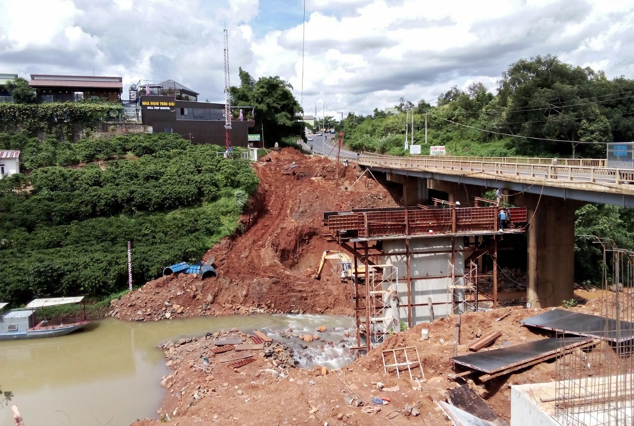 Xac minh viec xay cau Dai Nga vi pham cong trinh thuy van quoc gia hinh anh