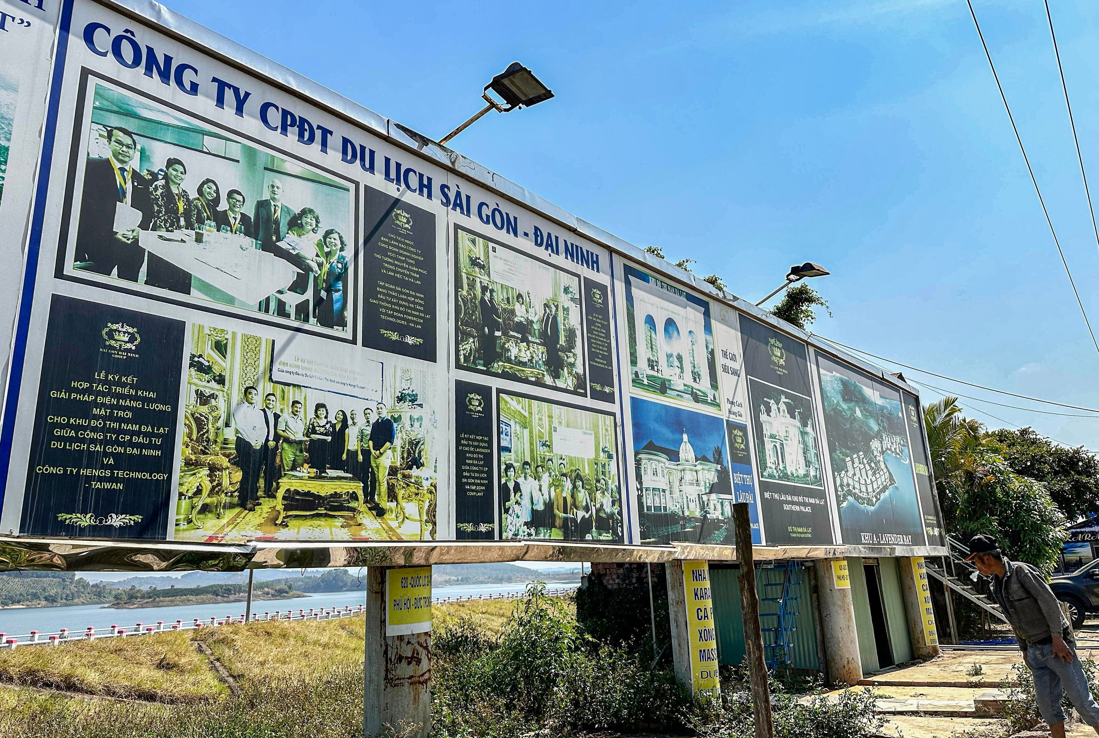 Tap doan Capella Holdings anh 2