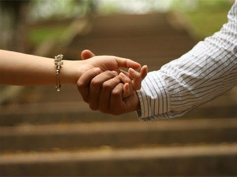 8 hanh dong khon ngoan khi cham tran tinh cu hinh anh