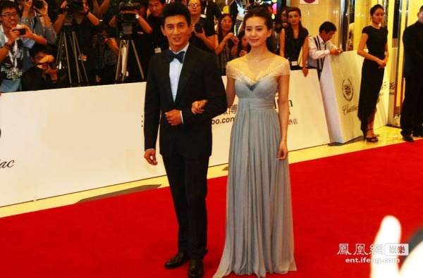 Luu Thi Thi don ve song cung Ngo Ky Long hinh anh