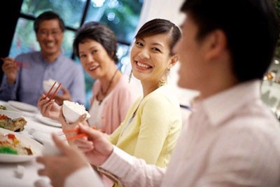 Tuyet chieu ghi diem trong lan dau sang nha chang choi Tet hinh anh