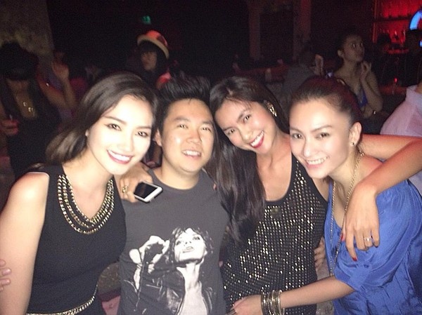 Hau chia tay, Le Hieu vui ve di bar voi Tang Thanh Ha hinh anh