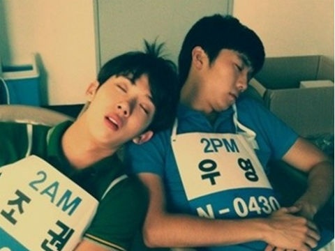 Nhung sao Han bi chop khoanh khac ngu gat tren truong quay hinh anh