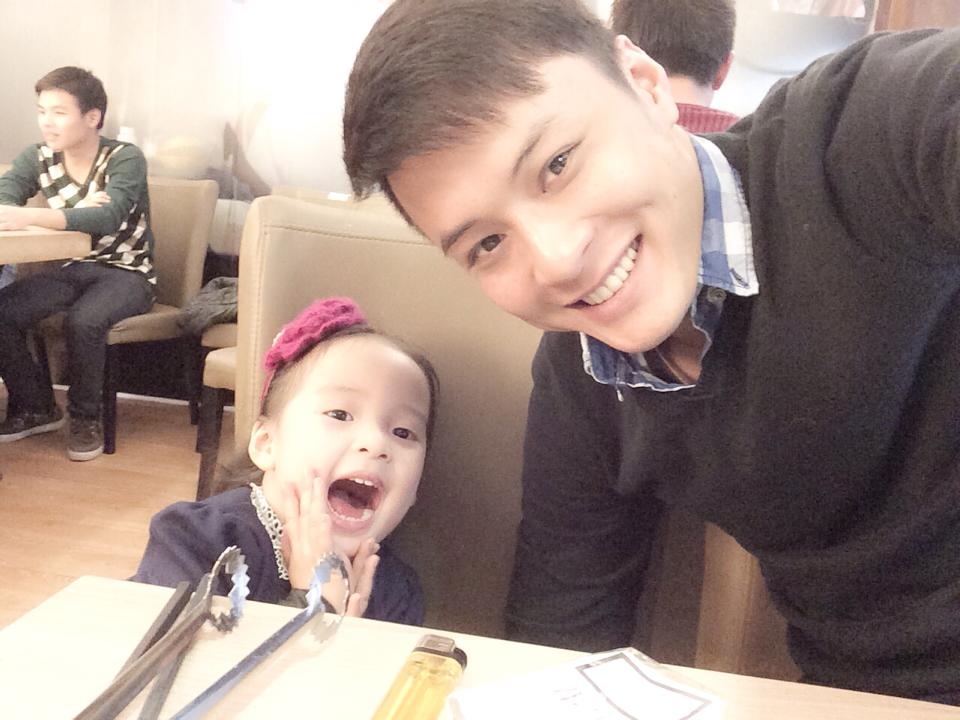 Con gai de thuong cua nam dien vien Hong Dang hinh anh