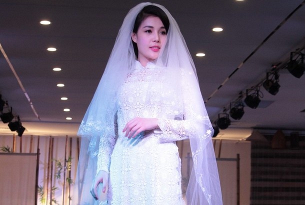 Nguoi dep Viet rang ro trong 'Ao dai show' hinh anh