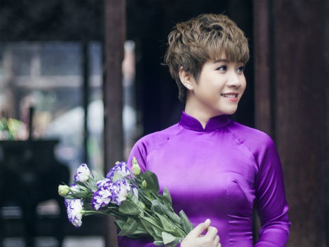 Mandy Thanh Truc rang ro voi ta ao dai nhan ngay 8/3 hinh anh