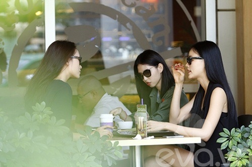 Tuyet Lan bi mat hen ho Huyen Trang hinh anh