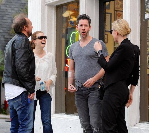 Cate Blanchett, Amy Adams ghe tiem xam sau giai Oscar hinh anh