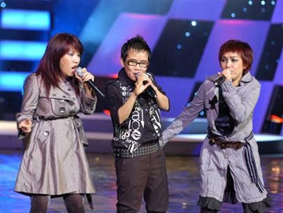 Ca khuc 'Me yeu' - Ba con meo hinh anh