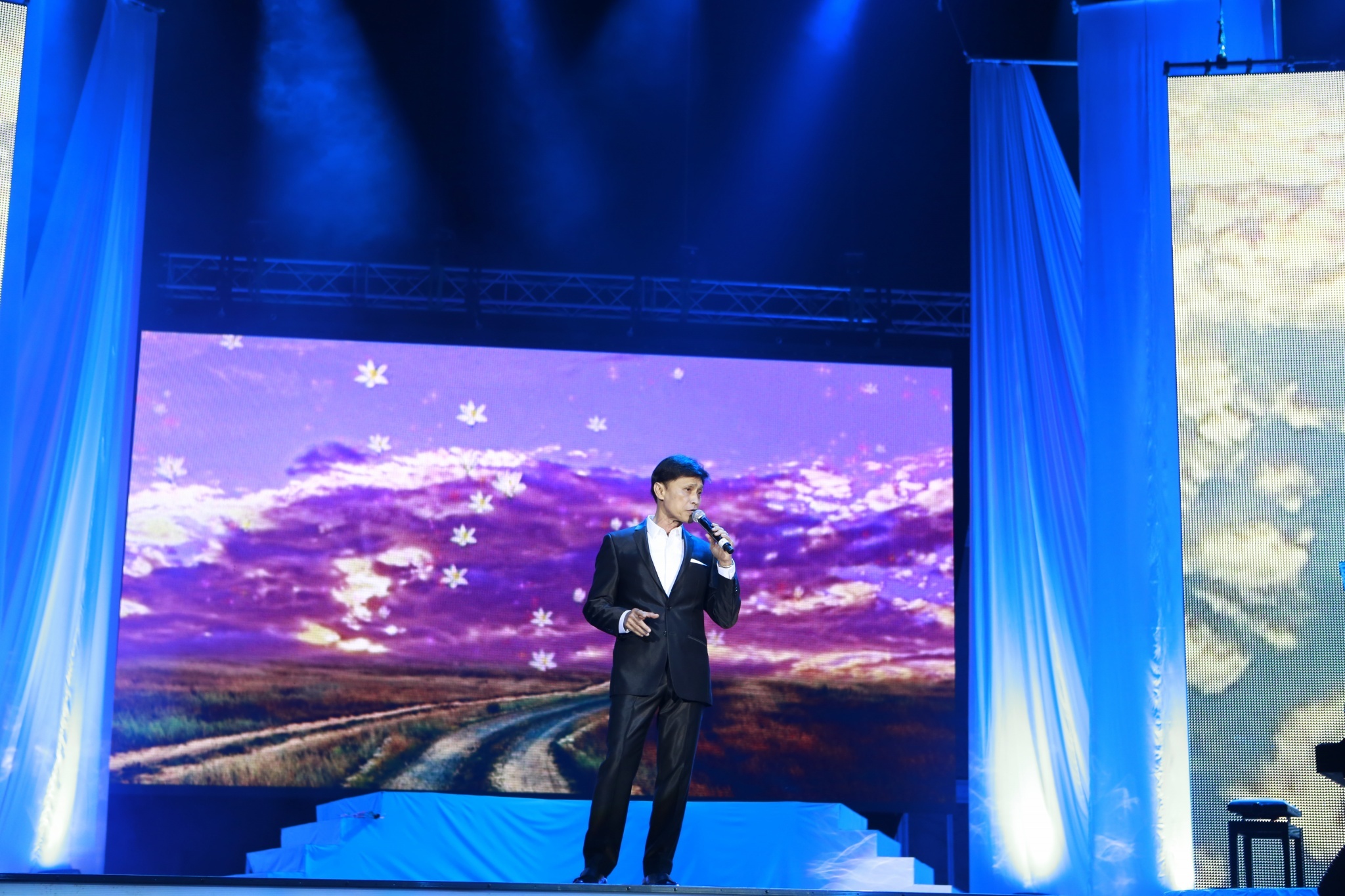 Tuan Ngoc hoi ngo khan gia trong 'Xuan tinh yeu 2014' hinh anh