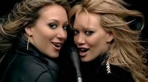 'Our lips are sealed' (Hilary Duff Ft. Haylie Duff) - 'A Cinderella Story' hinh anh