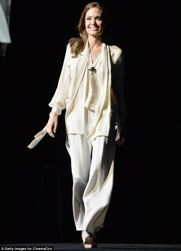 Bộ trang phục rộng thùng thình 