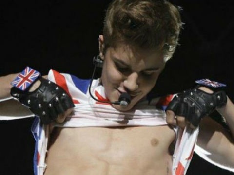 Justin Bieber muon tro thanh nguoi mau noi y hinh anh