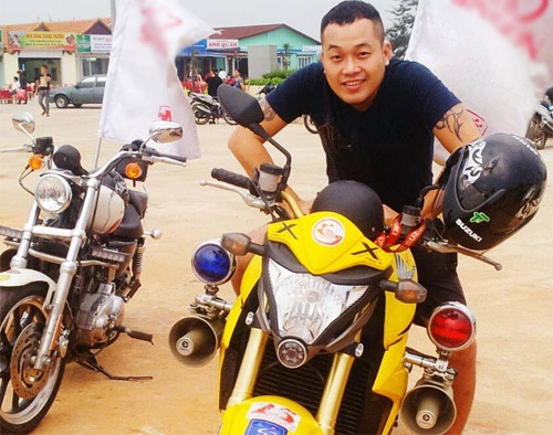 Tiet lo ve chang ban pho hat giong nu khien Hoai Linh khoc hinh anh