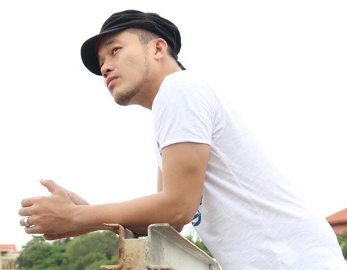 Và hình ảnh Khánh Bình ngoài đời.