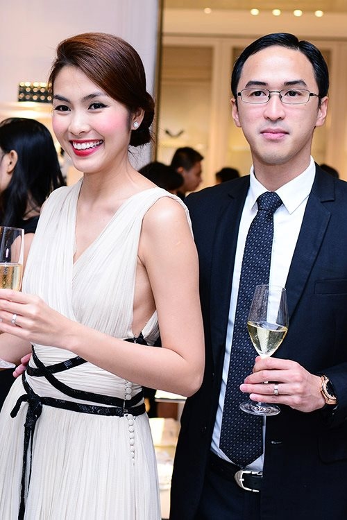 Louis Nguyễn sở hữu chiều cao 1m75 cùng vóc dáng cân đối.