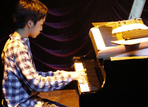 Cậu út nhà Thanh Lam – Quốc Trung là một tài năng của âm nhạc Việt. 16 tuổi, Đăng Quang đã có trong tay khá nhiều giải thưởng Piano danh tiếng trong và ngoài nước. Trở thành Gương mặt trẻ Việt Nam tiêu biểu năm 2013, Đăng Quang là niềm tự hào của bố mẹ.