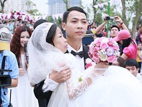 'Dieu uoc thu 7' to chuc dam cuoi cho co gai suy than hinh anh