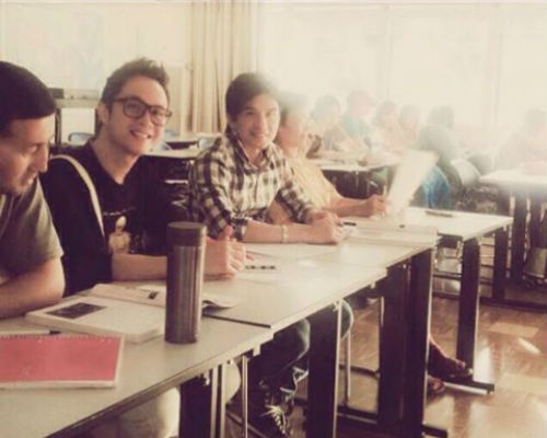 Nhat Tinh Anh va Dan Truong sang My hoc tieng Anh hinh anh