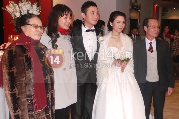 Diễm Quỳnh có mặt trong đám cưới năm 2013 của Anh Tuấn với Hồng Nhung.