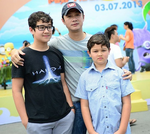 MC Anh Tuấn được cho là một ông bố tốt và chăm sóc tận tình cho gia đình.