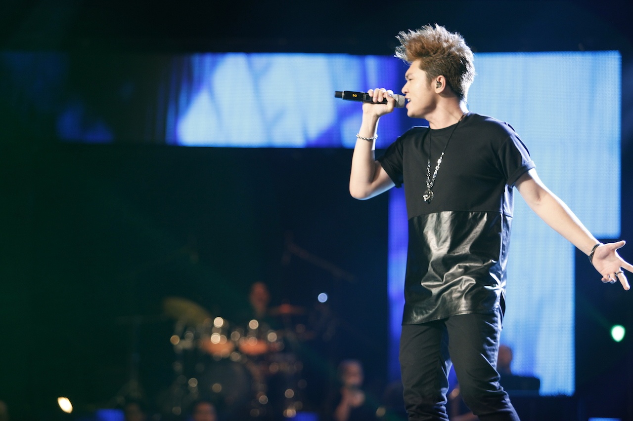 'Hot boy19 tuoi' Gia Bao bung no khien Phuong Linh thich thu hinh anh