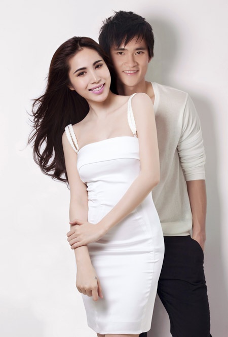 Trải qua vô vàn sóng gió trong cuộc sống, cuối cùng cặp đôi Thủy Tiên và Công Vinh đã có được hạnh phúc trọn vẹn bên nhau khi con gái đầu lòng Bánh Gạo chào đời. Trước đó cặp đôi cũng từng bí mật làm lễ ăn hỏi và đăng kí kết hôn để trở thành vợ chồng hợp pháp.