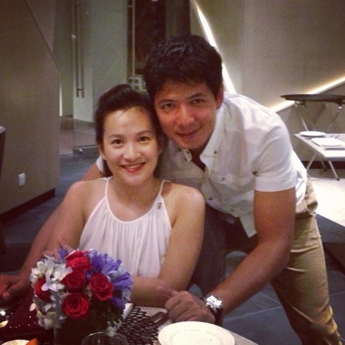 Bình Minh cũng từng thú nhận anh cảm thấy “lép vế” trước sự thành đạt của người phụ nữ vừa hơn anh cả về tuổi và về sự nghiệp. Tuy nhiên những đức tính đẹp ở Anh Thơ đã chinh phục Bình Minh đó chính là sự cảm thông, quan tâm chăm sóc và vun vén cho hạnh phúc gia đình.