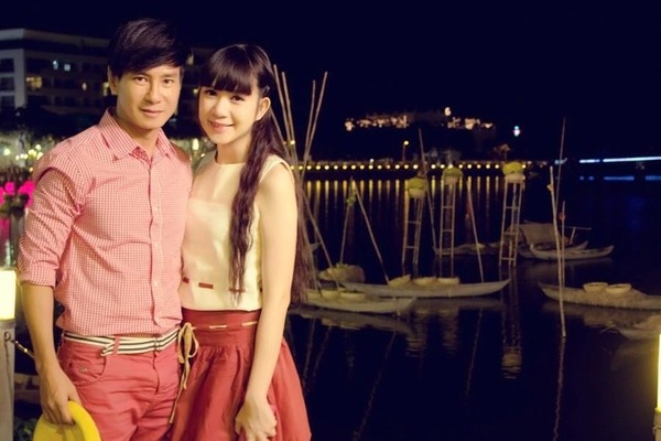 Chính vì vậy kinh tế chính của gia đình một tay Lý Hải lo toan. Có lẽ sau nhiều năm ca hát, Lý Hải vẫn là cái tên khá đắt show diễn. Anh có một lượng thu nhập “khủng” để giúp vợ con không phải lo lắng hay áp lực về đồng tiền.