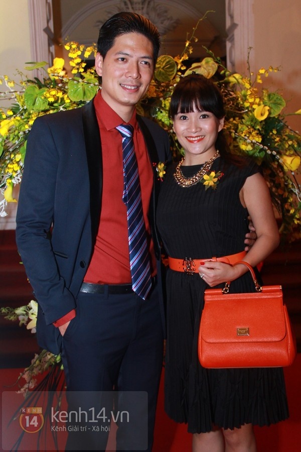 Nếu Bình Minh là một trong những MC thành công nhất làng giải trí Việt còn Anh Thơ lại là một nữ doanh nhân thành công, giỏi giang. Cô là giám đốc trong một khách sạn lớn tại TP.HCM, gia đình cô cũng rất khá giả. Ngoài ra, Anh Thơ còn từng là một giảng viên đại học.