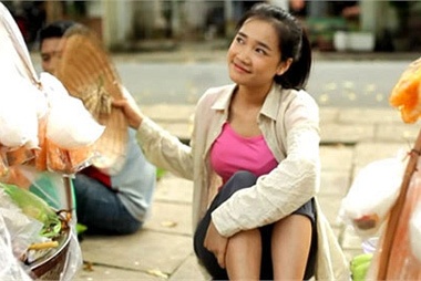Nha Phuong vui khi duoc khen me trai hinh anh