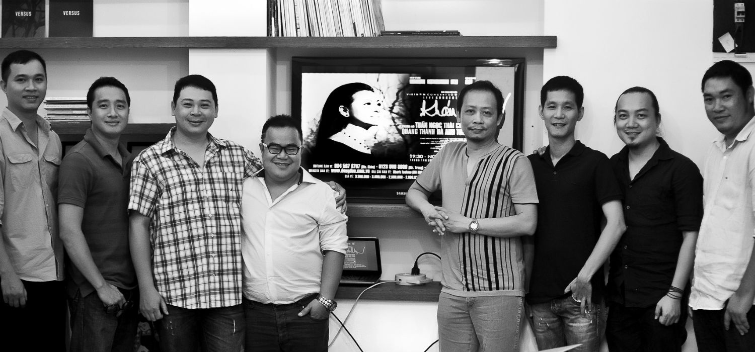 Ê kíp thực hiện live concert Khánh Ly.