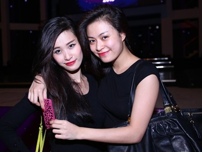 Can nhan sac my nu cung tuoi cua showbiz Viet hinh anh