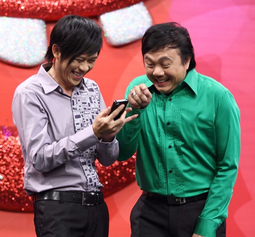 Chí Tài, Hoài Linh sẽ cùng với Văn Long tung hứng trên sân khấu để mang lại tiếng cười cho khán giả.