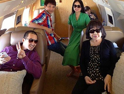 Cuoc song xa hoa cua cac quy ba showbiz Viet hinh anh