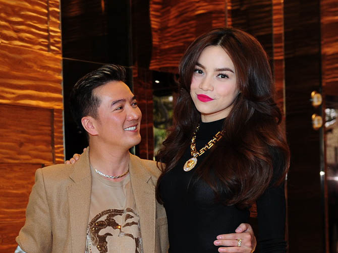 Khoanh khac sao Viet hoa nguoi lun ben canh dong nghiep hinh anh