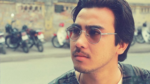 Ít ai ngờ được phía sau vẻ điển trai này của Quyền Linh lúc mới vào nghề lại có một cuộc sống cơ cực phía sau.