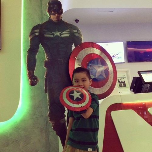 Sonic càng lớn càng đáng yêu và điển trai.