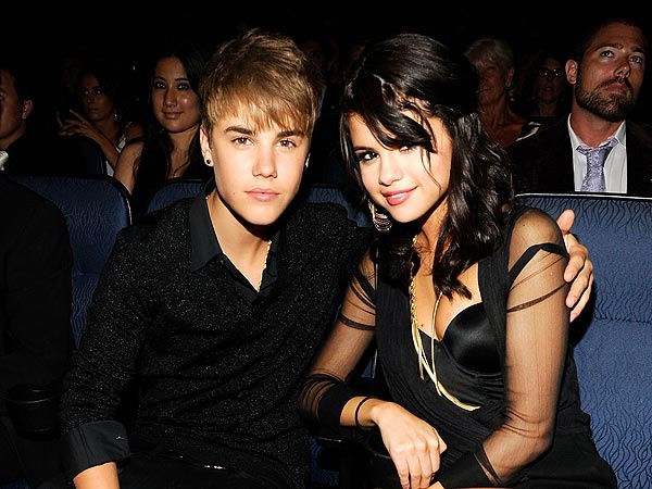 Justin Bieber, Selena Gomez lot top cap doi quyen luc nhat hinh anh