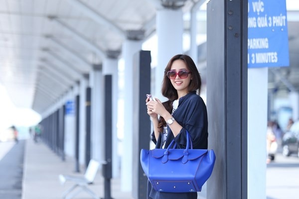 Hay rất nhiều túi xách đắt tiền.