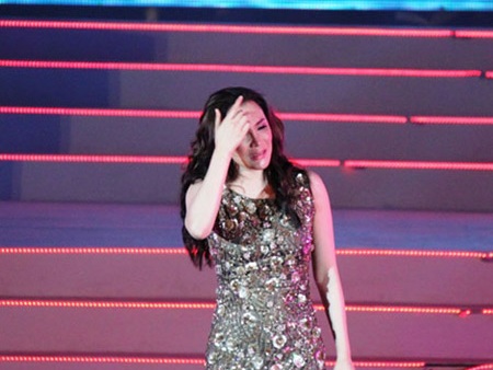 Sao Viet gap tai nan nghe nghiep o noi chon nhau cat ron hinh anh