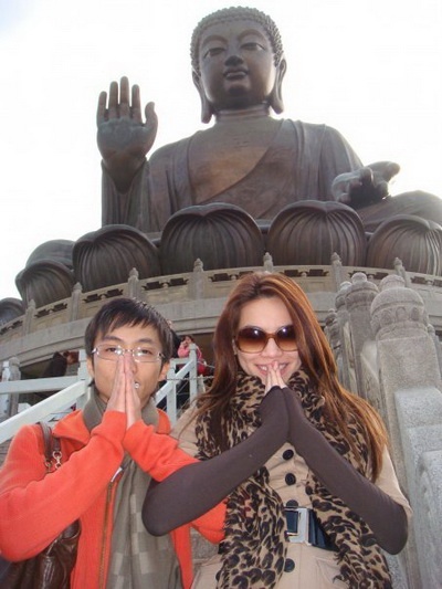 Hồ Ngọc Hà - Cường Đô la: Đây có lẽ là cặp đôi đi đầu trong trào lưu này, Hà Hồ và Cường Đô la đã chứng minh cho mọi người thấy được dù không có một lễ cưới công khai nhưng cả hai vẫn luôn sống hạnh phúc bên nhau cho đến tận ngày hôm nay cùng bé Subeo.   Một bên là đại gia có tiếng trong giới kinh doanh còn một bên là một nghệ sĩ vô cùng nổi tiếng nên chuyện cá nhân của cả hai luôn được quan tâm đặc biệt. 