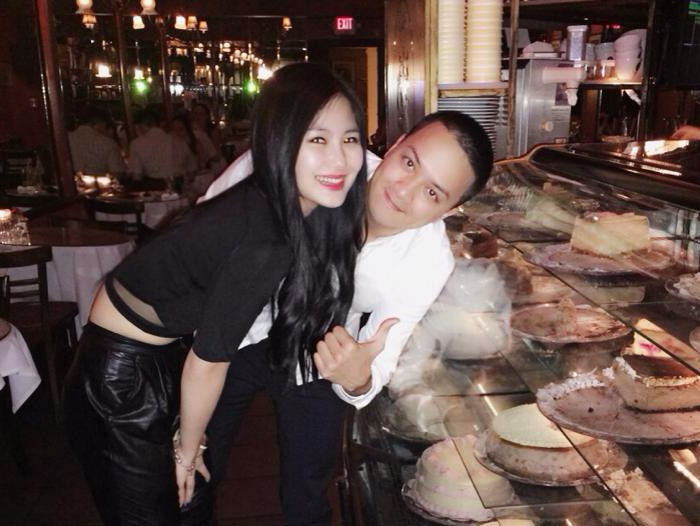 Huong Tram don sinh nhat ben Cao Thai Son tren dat My hinh anh