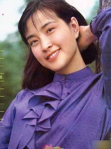 Lưu Hiểu Khánh khoe nét đẹp xuân thì. 