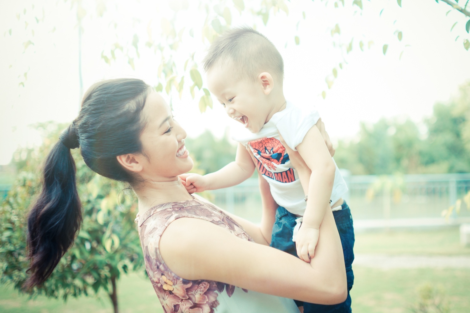 Nguoi dep Phan Thi Ly khoe con trai khau khinh, dang yeu hinh anh