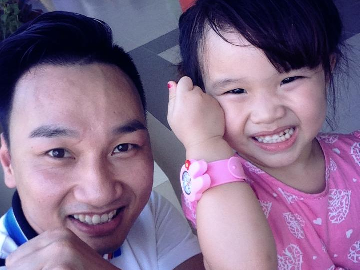 Nhoc ty dang yeu cua dan MC dinh dam mien Bac hinh anh