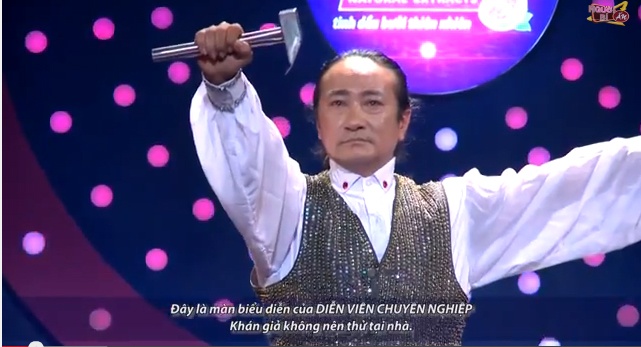 Phan trinh dien rung ron cua quai nhan Hoang Zon hinh anh