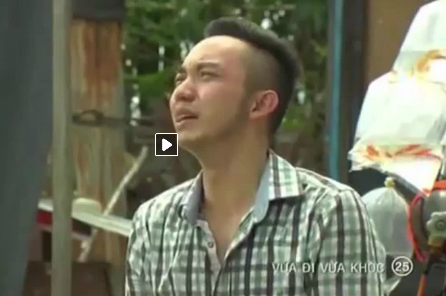 Bo ba Lo, Theu, Lua thi nhau khoc truoc cong nha hinh anh